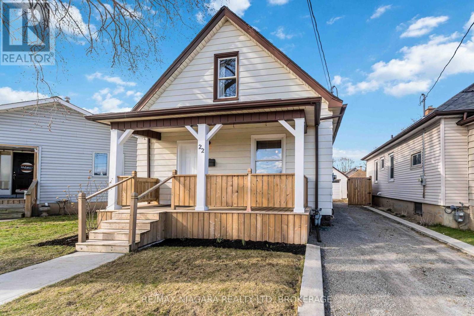 22 Bertram Street, St. Catharines, Ontario  L2R 1A8 - Photo 23 - X12802896