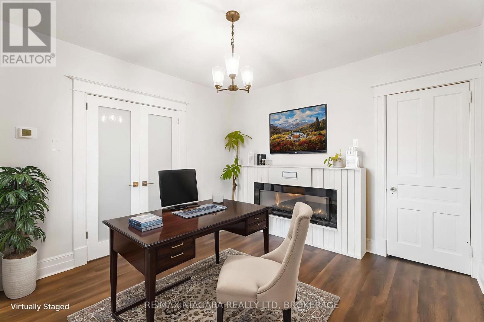 22 Bertram Street, St. Catharines, Ontario  L2R 1A8 - Photo 9 - X12802896