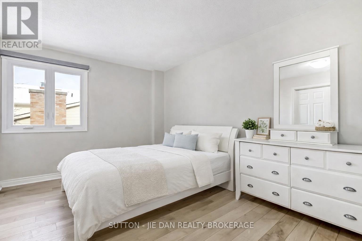 33 Repton Avenue, London North, Ontario  N5X 3G3 - Photo 22 - X12739074