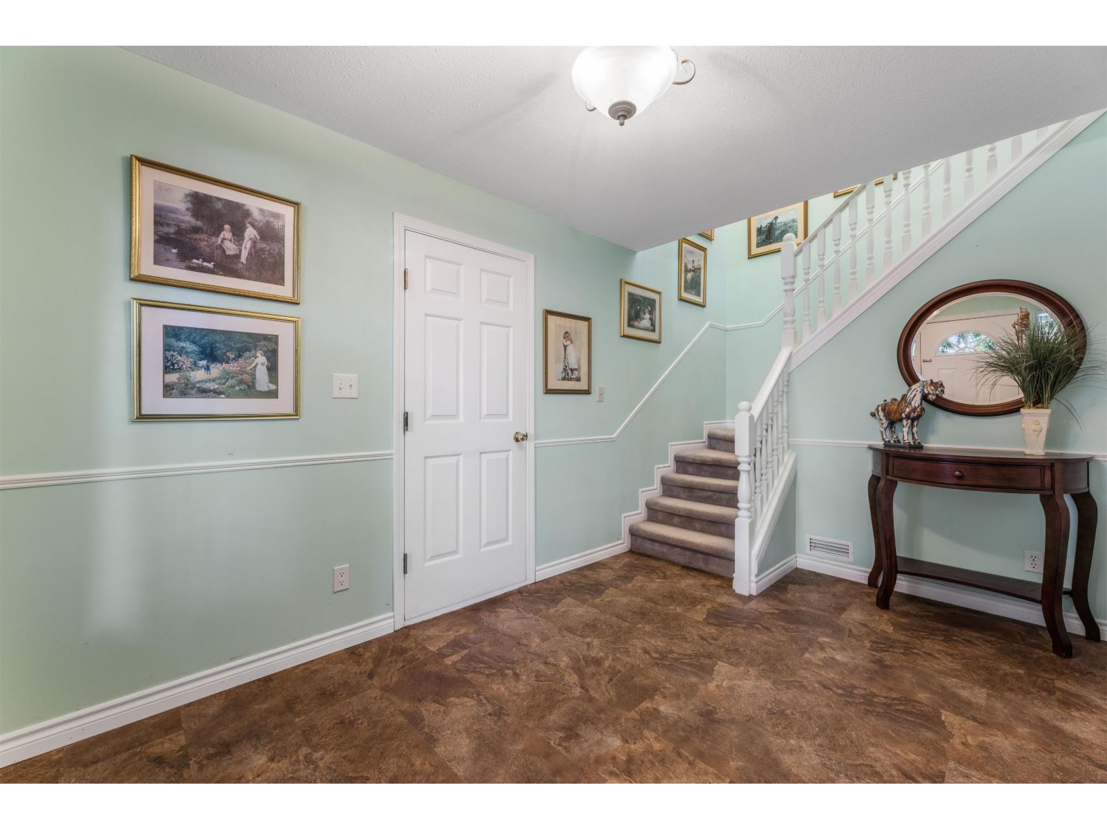 11077 154 Street, Surrey, British Columbia  V3R 6V7 - Photo 6 - R3091518