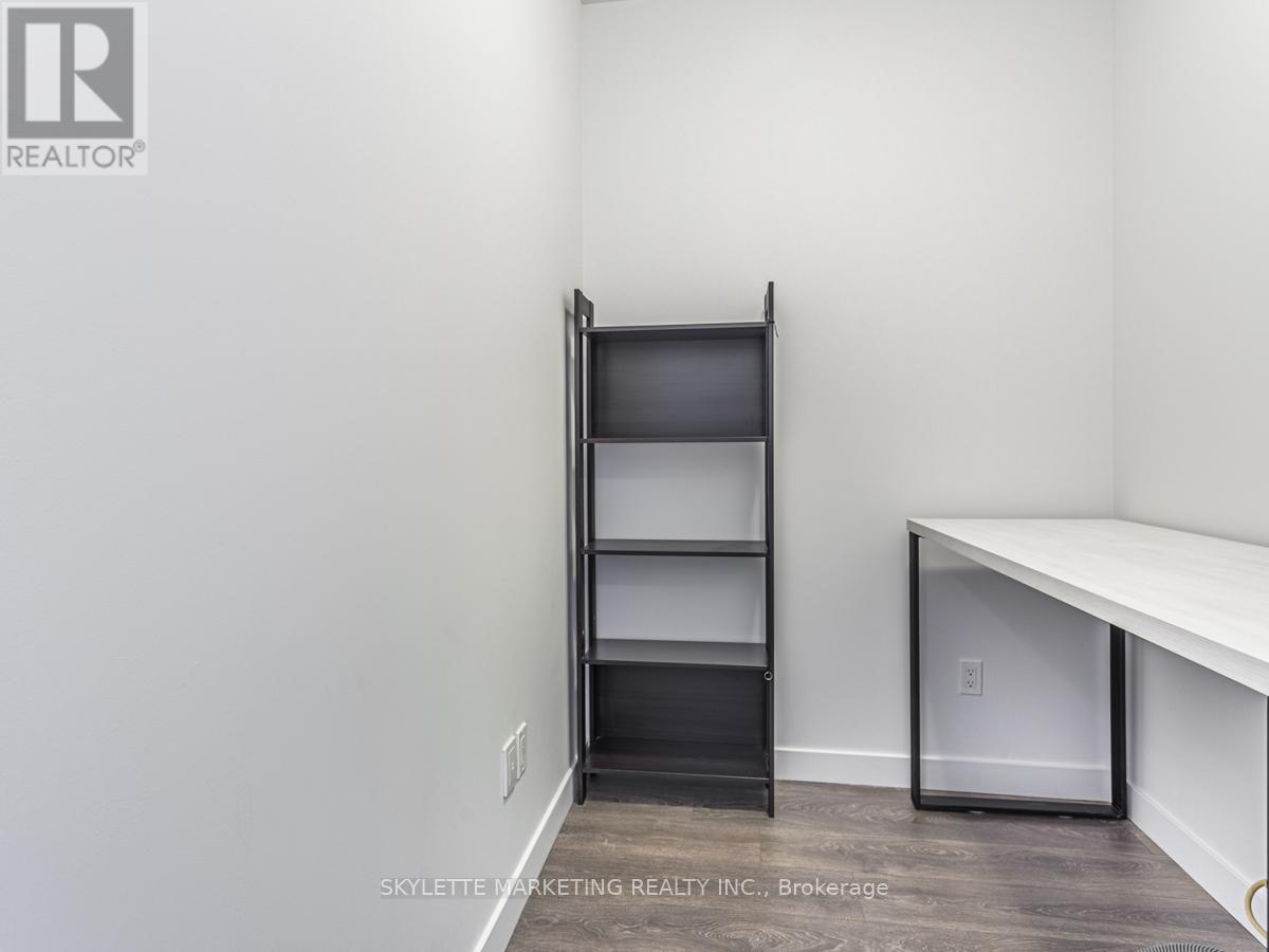 2408 - 8 Eglinton Avenue E, Toronto, Ontario  M4P 1A6 - Photo 13 - C12802784