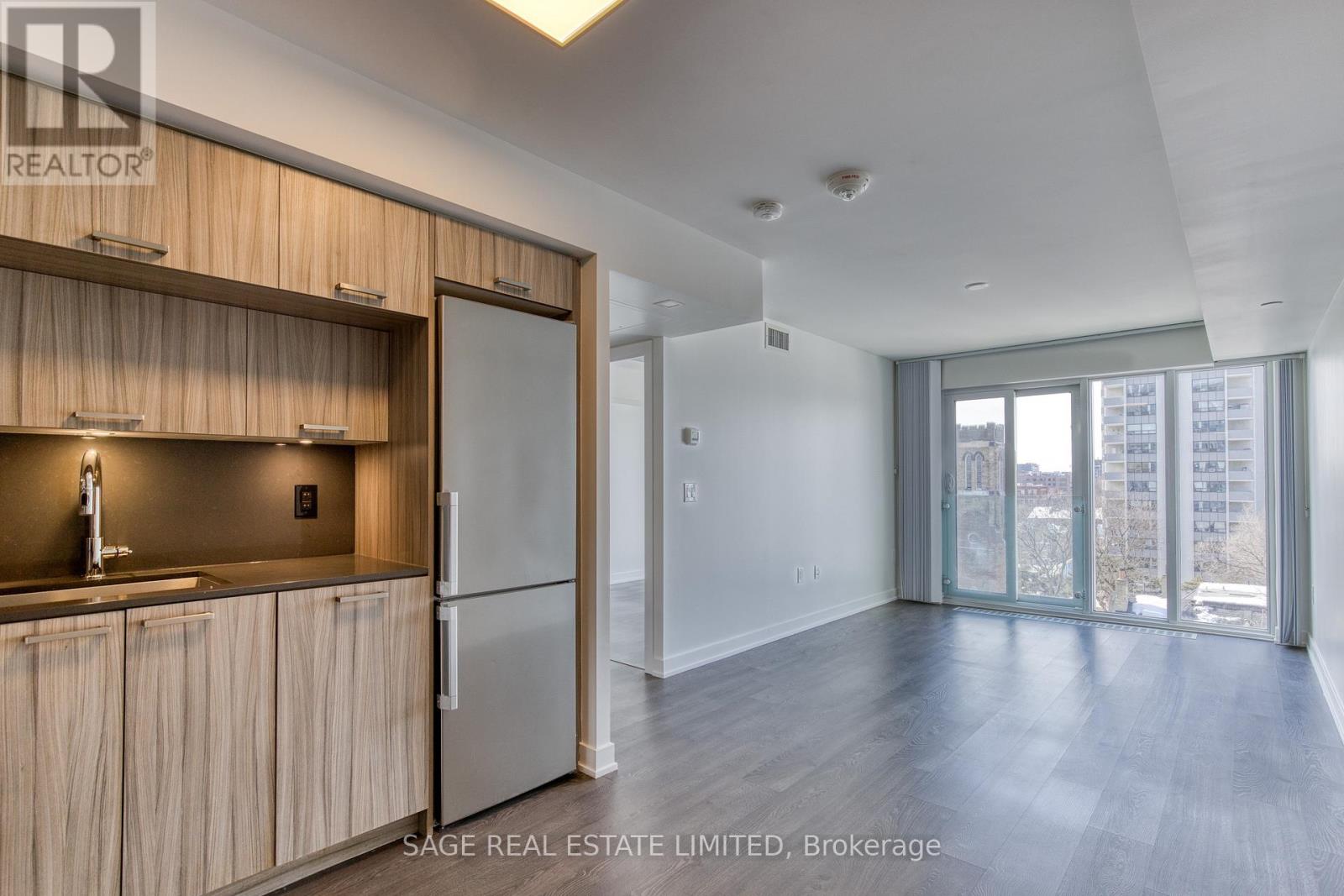 701 - 50 MCCAUL STREET, Toronto, Ontario