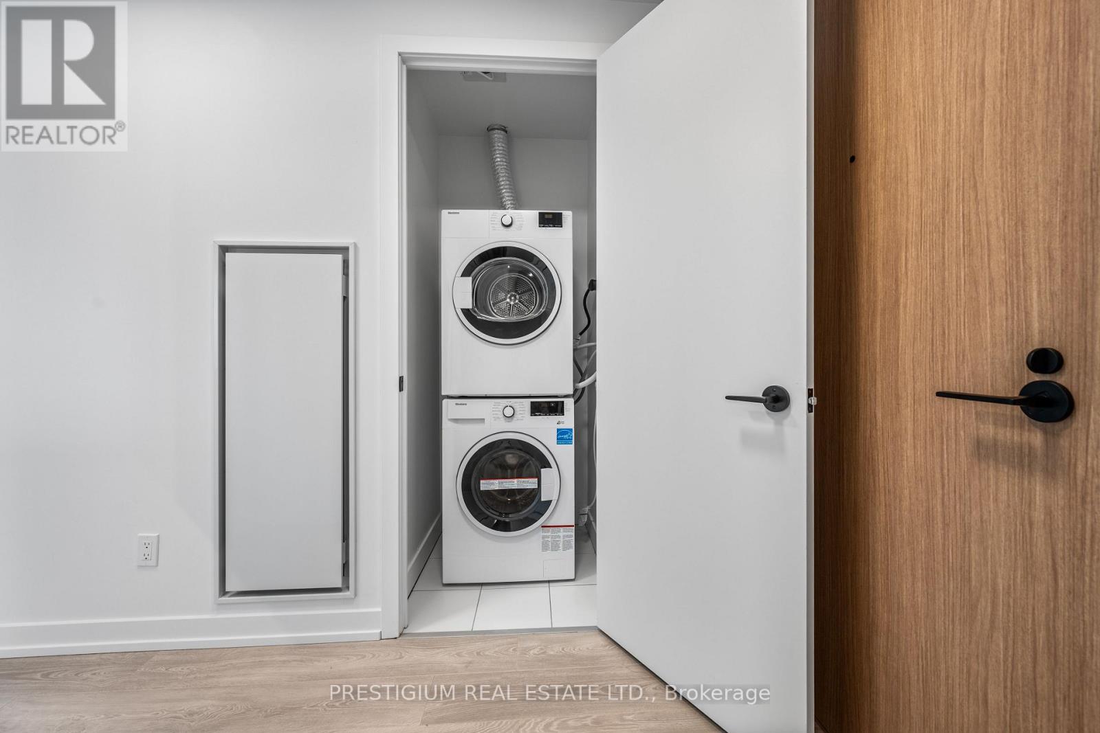 2902 - 35 Parliament Street, Toronto, Ontario  M5A 1G1 - Photo 3 - C12802824