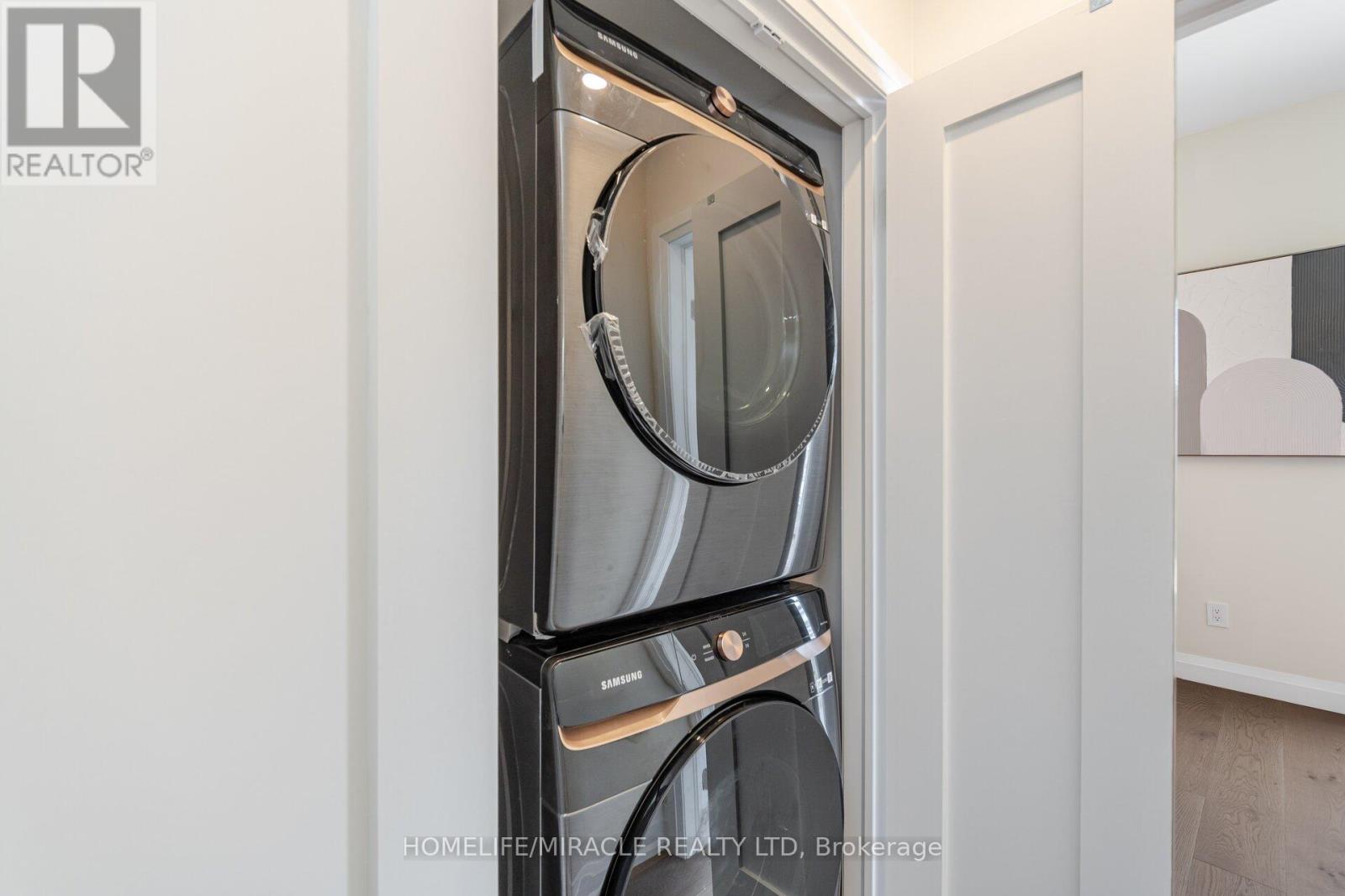 Upper - 388 Oakwood Avenue, Toronto, Ontario  M6E 2W3 - Photo 43 - C12802970