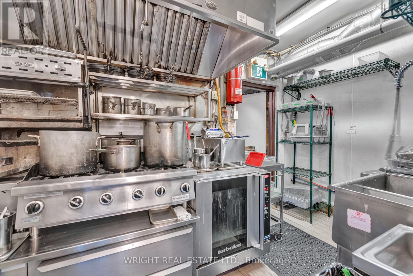 96 Harbord Street, Toronto, Ontario  M5S 1G6 - Photo 8 - C12803014