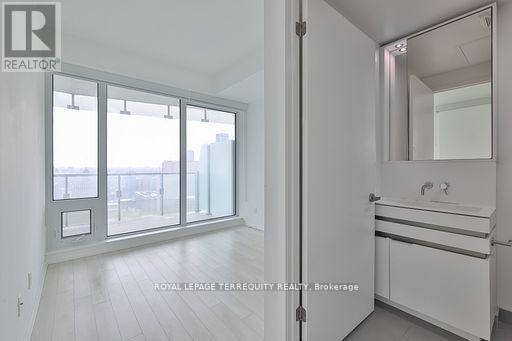 2709 - 197 Yonge Street, Toronto, Ontario  M5B 0C1 - Photo 28 - C12803020