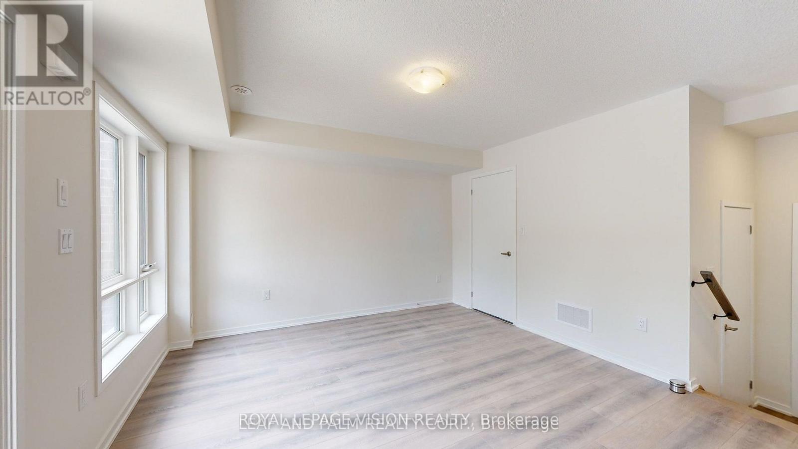 256 - 256 Townline Road N, Oshawa (Eastdale), Ontario  L1E 2J3 - Photo 4 - E12802802