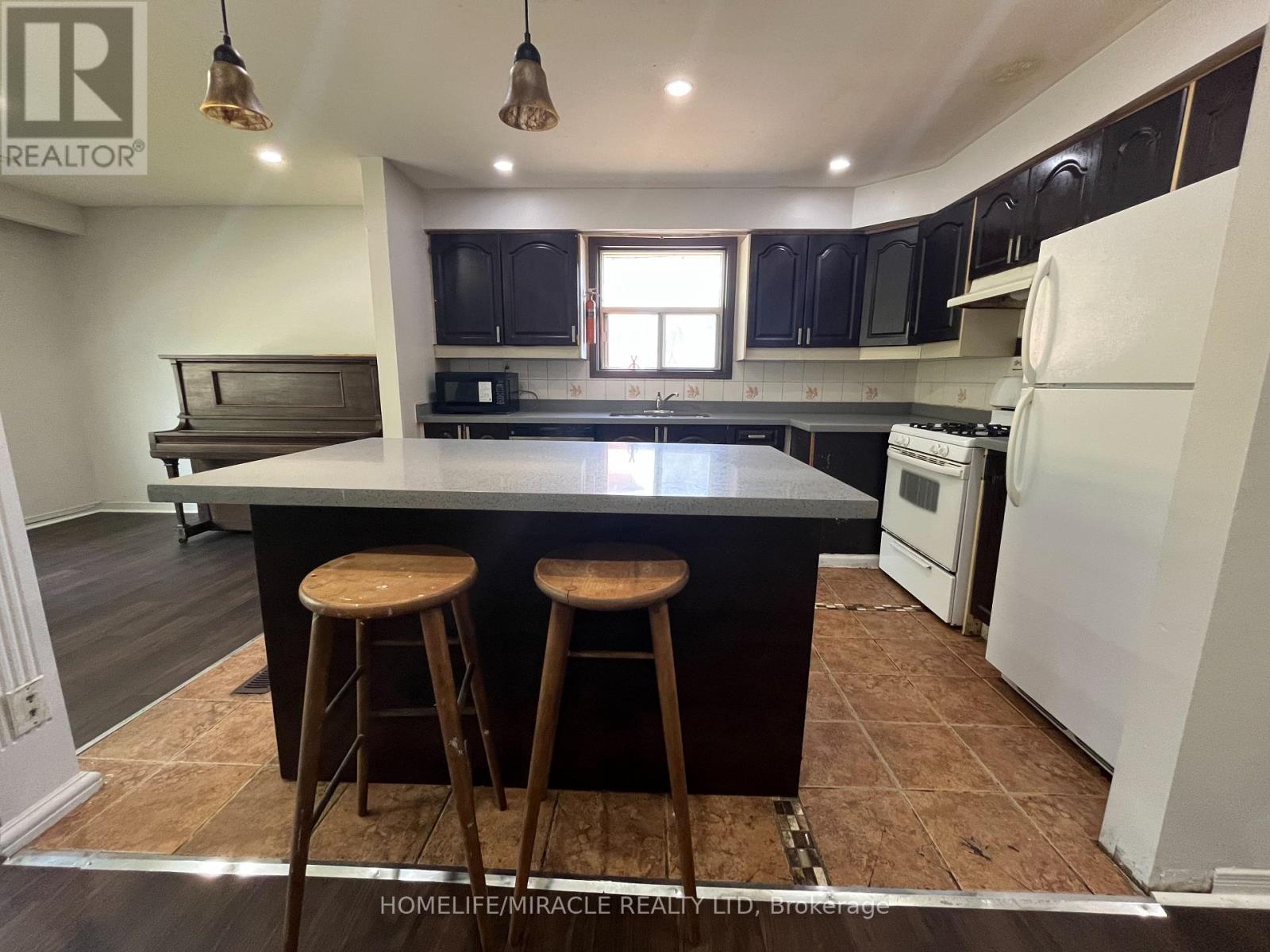 37 Darlingside Drive, Toronto, Ontario  M1E 3N9 - Photo 5 - E12802832