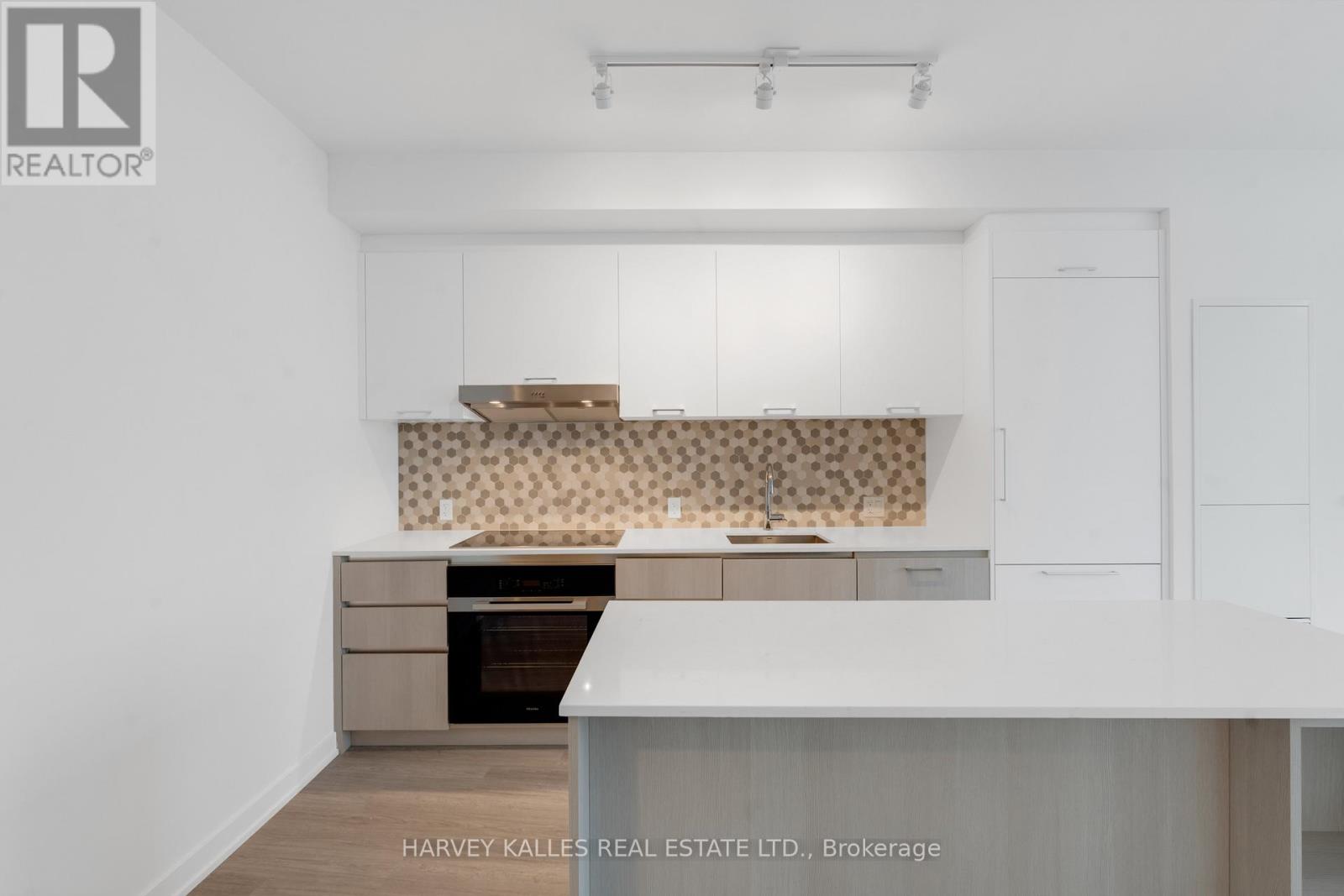 911 - 8188 Yonge Street, Vaughan, Ontario  L4J 1W5 - Photo 10 - N12802838