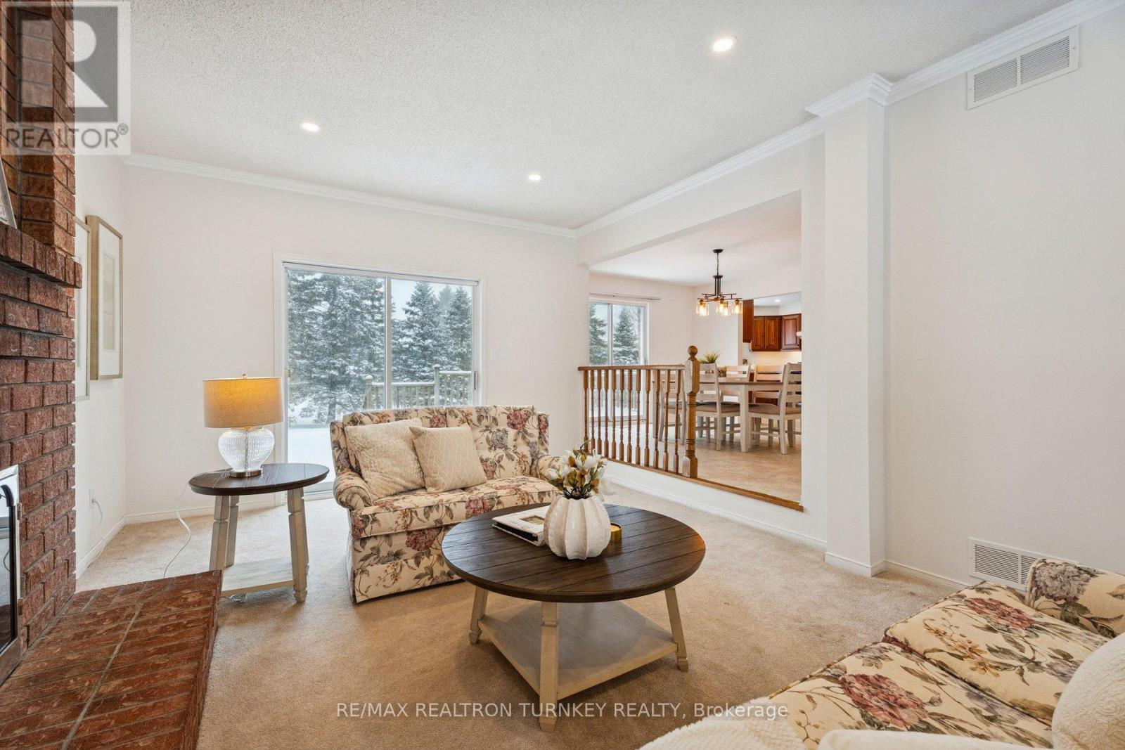 8 Veronica Crescent, East Gwillimbury (Sharon), Ontario  L0G 1V0 - Photo 16 - N12802850