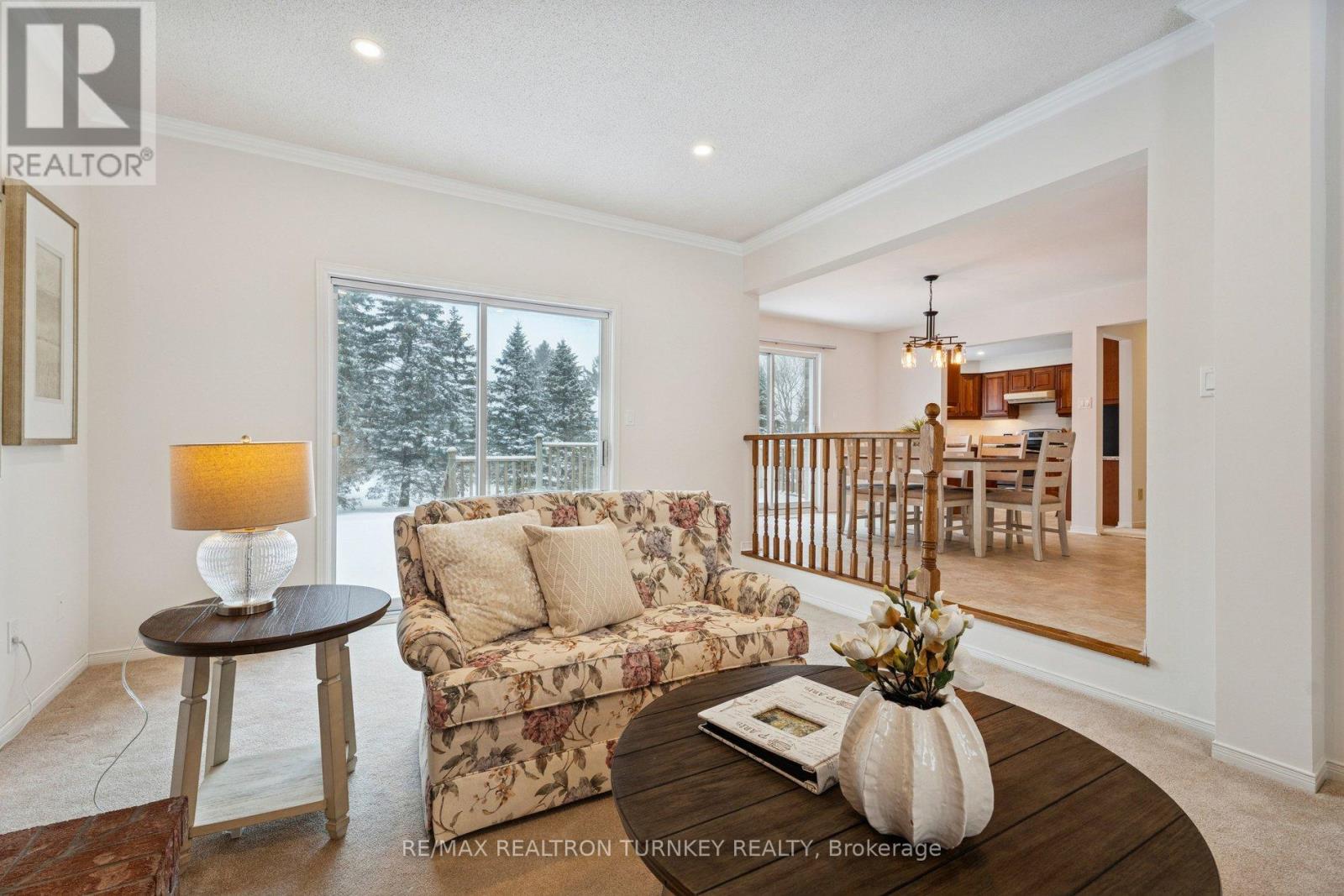 8 Veronica Crescent, East Gwillimbury (Sharon), Ontario  L0G 1V0 - Photo 19 - N12802850