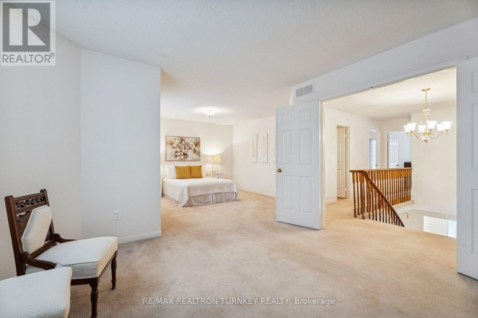 8 Veronica Crescent, East Gwillimbury (Sharon), Ontario  L0G 1V0 - Photo 32 - N12802850