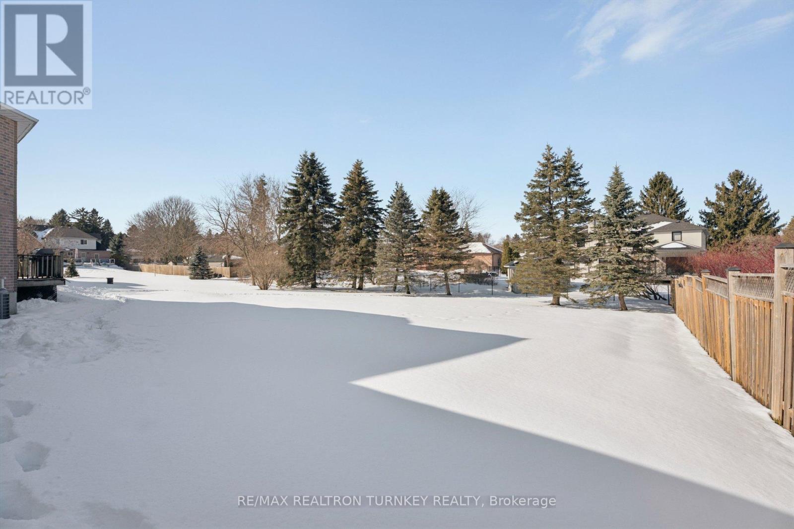 8 Veronica Crescent, East Gwillimbury (Sharon), Ontario  L0G 1V0 - Photo 42 - N12802850