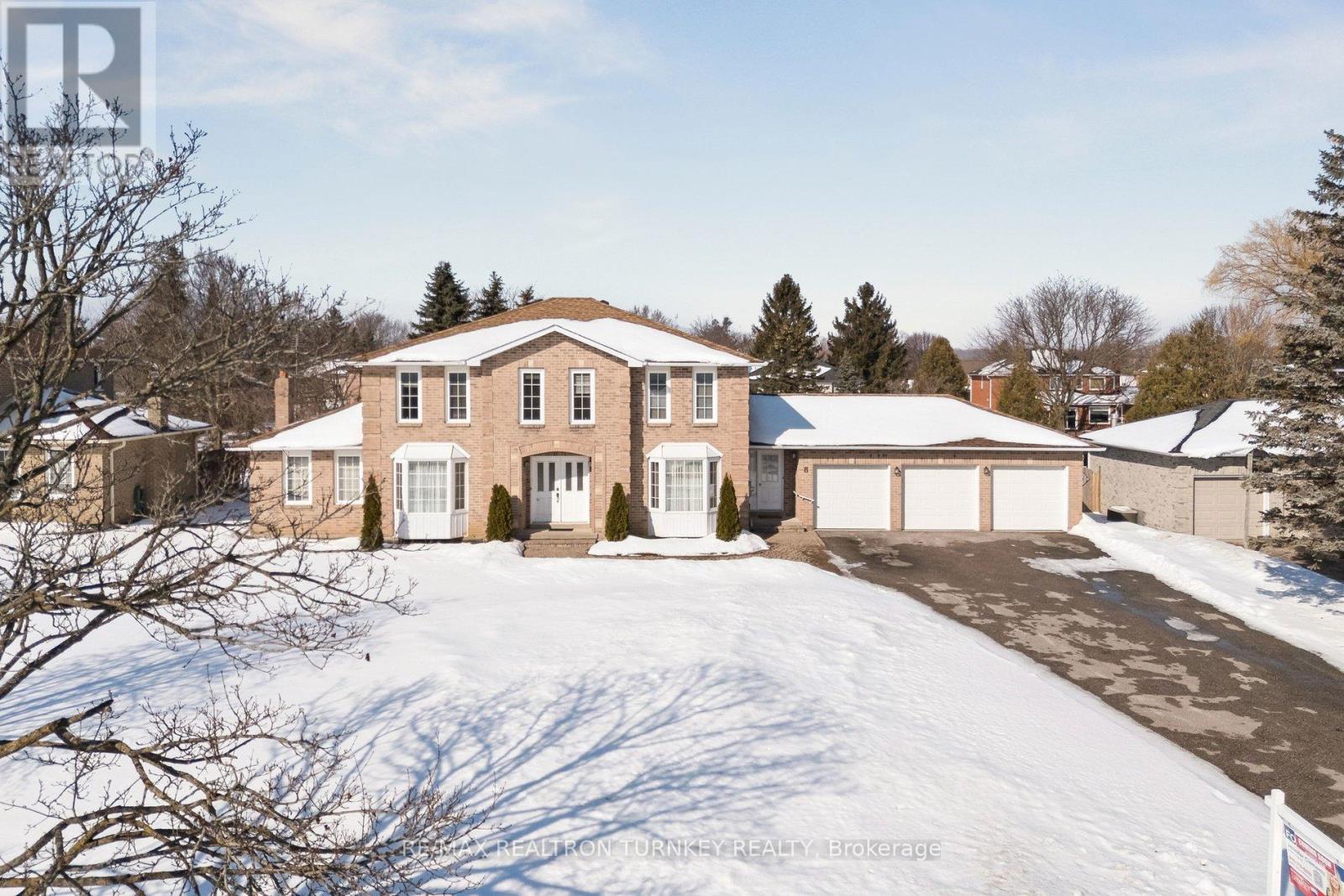 8 Veronica Crescent, East Gwillimbury (Sharon), Ontario  L0G 1V0 - Photo 43 - N12802850