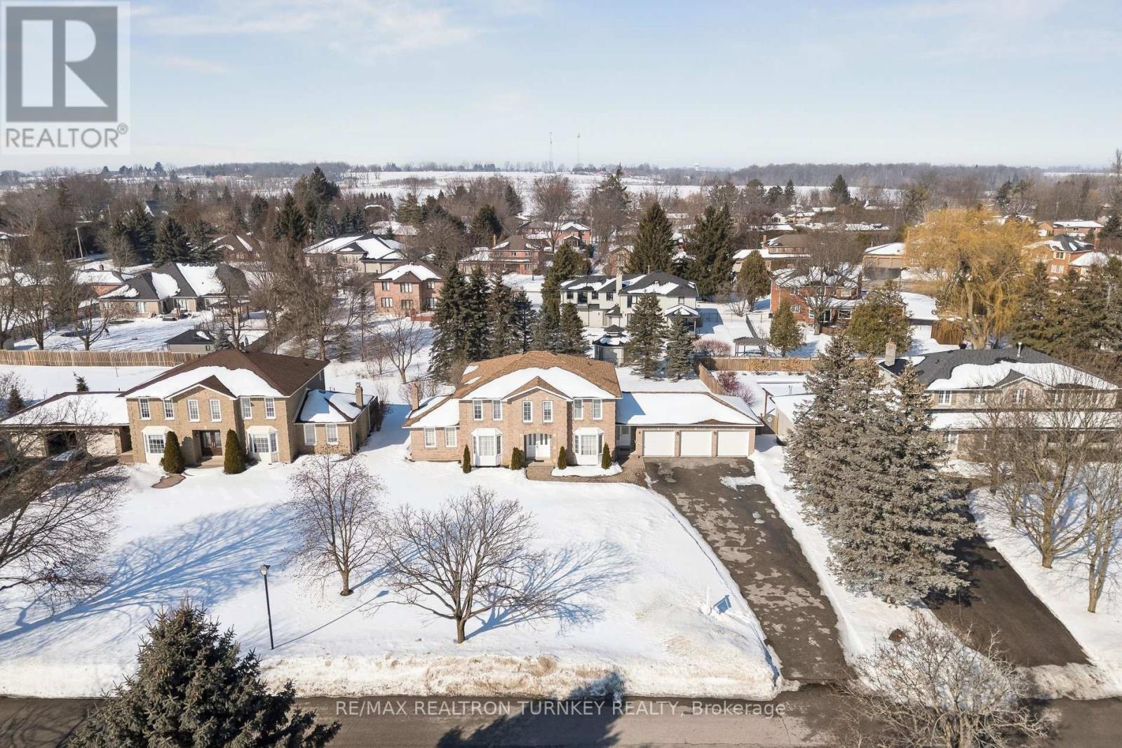 8 Veronica Crescent, East Gwillimbury (Sharon), Ontario  L0G 1V0 - Photo 47 - N12802850