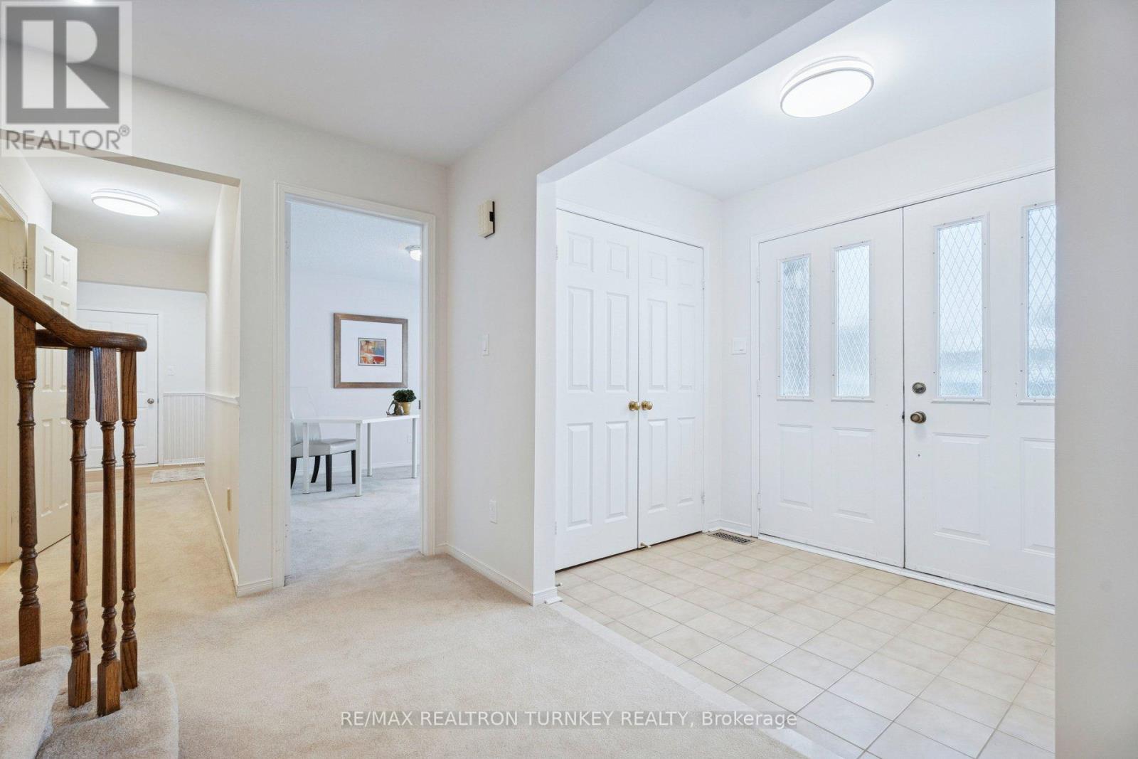 8 Veronica Crescent, East Gwillimbury (Sharon), Ontario  L0G 1V0 - Photo 5 - N12802850