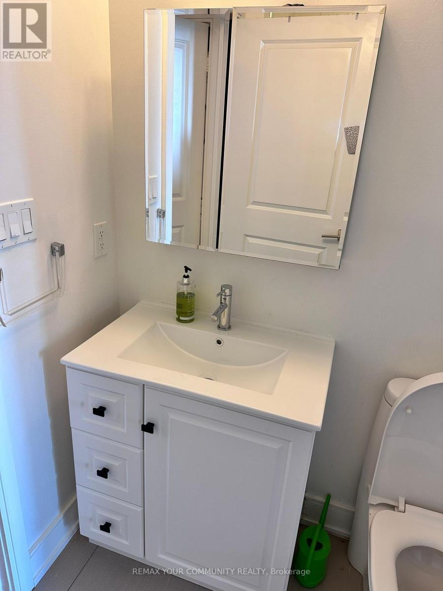 807b - 9600 Yonge Street, Richmond Hill, Ontario  L4C 0X3 - Photo 7 - N12802898