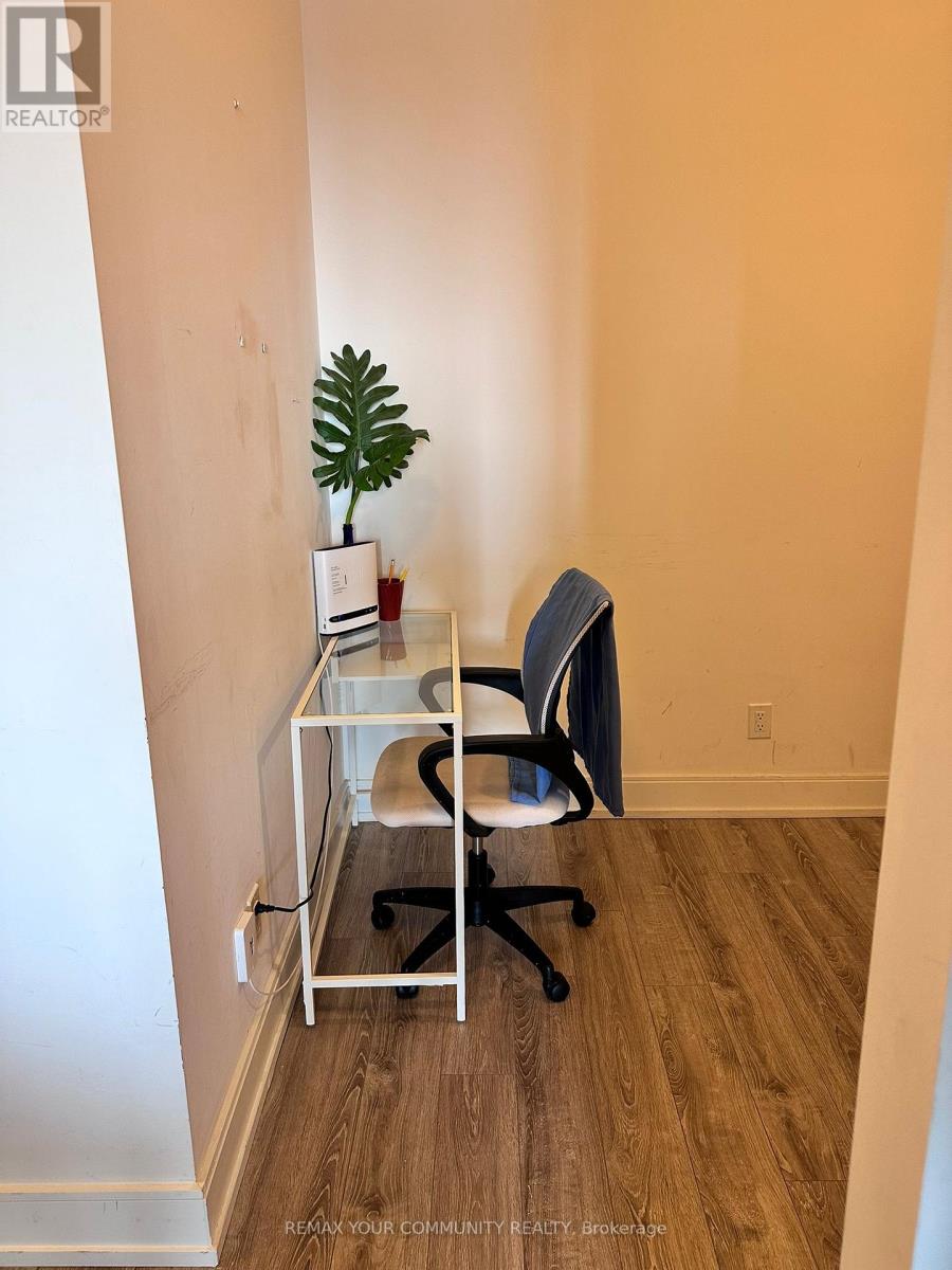 807b - 9600 Yonge Street, Richmond Hill, Ontario  L4C 0X3 - Photo 8 - N12802898