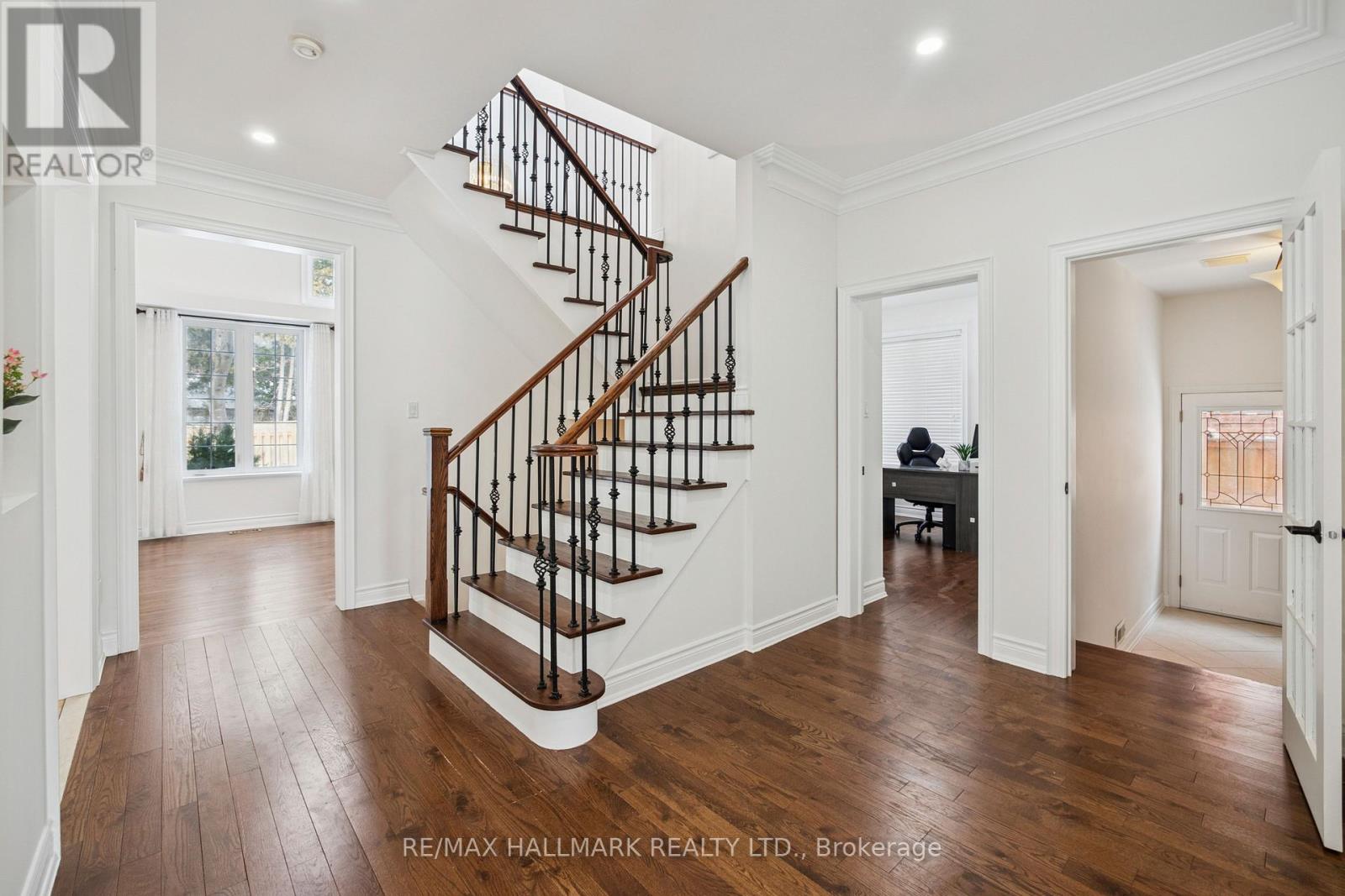 6 Guinevere Court, Richmond Hill, Ontario  L4C 0P7 - Photo 12 - N12802930