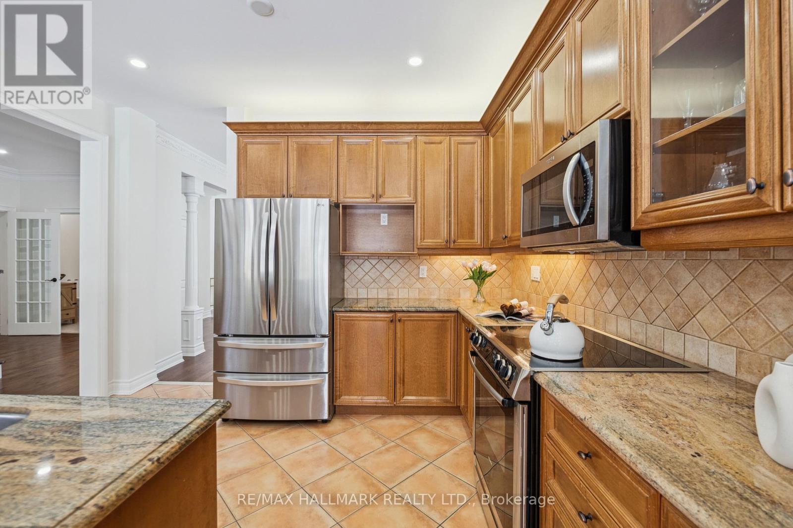 6 Guinevere Court, Richmond Hill, Ontario  L4C 0P7 - Photo 15 - N12802930