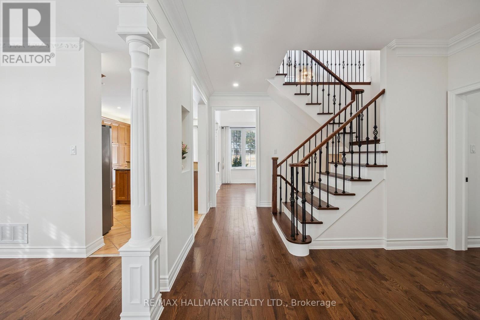 6 Guinevere Court, Richmond Hill, Ontario  L4C 0P7 - Photo 24 - N12802930