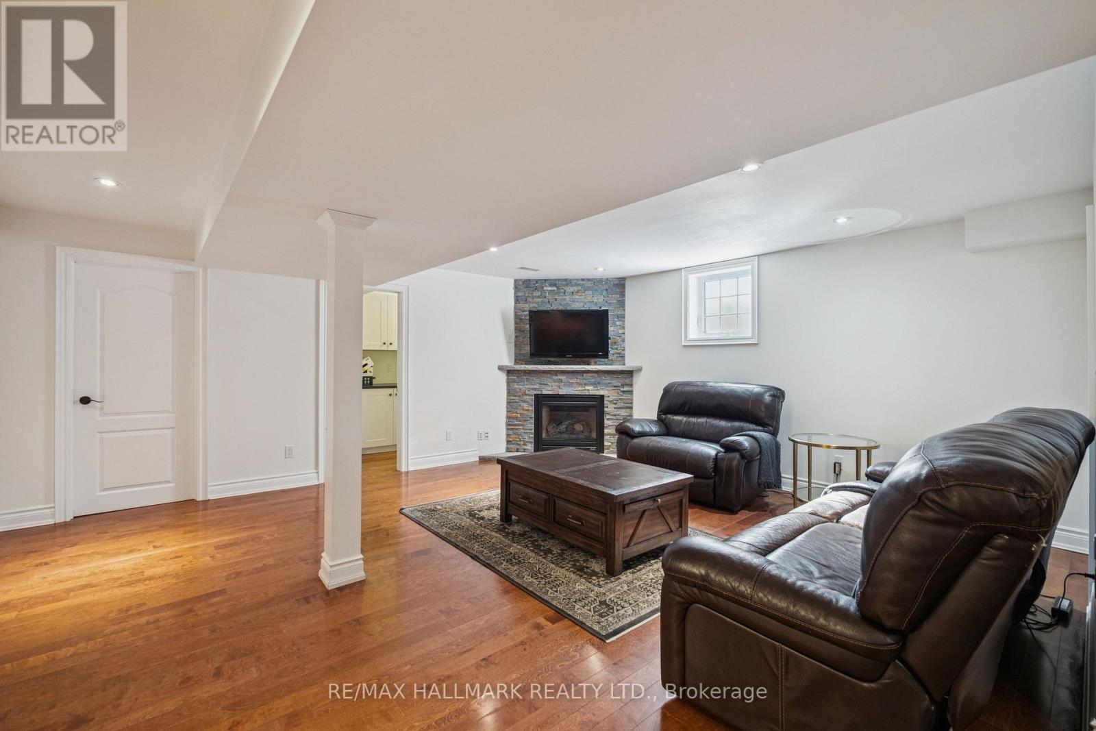 6 Guinevere Court, Richmond Hill, Ontario  L4C 0P7 - Photo 41 - N12802930