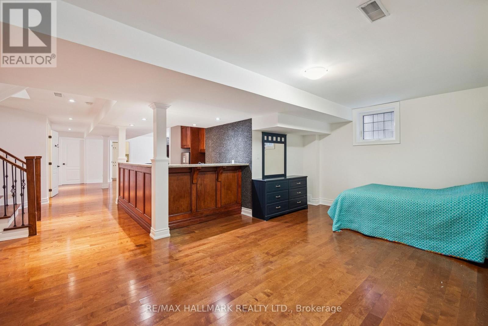 6 Guinevere Court, Richmond Hill, Ontario  L4C 0P7 - Photo 45 - N12802930