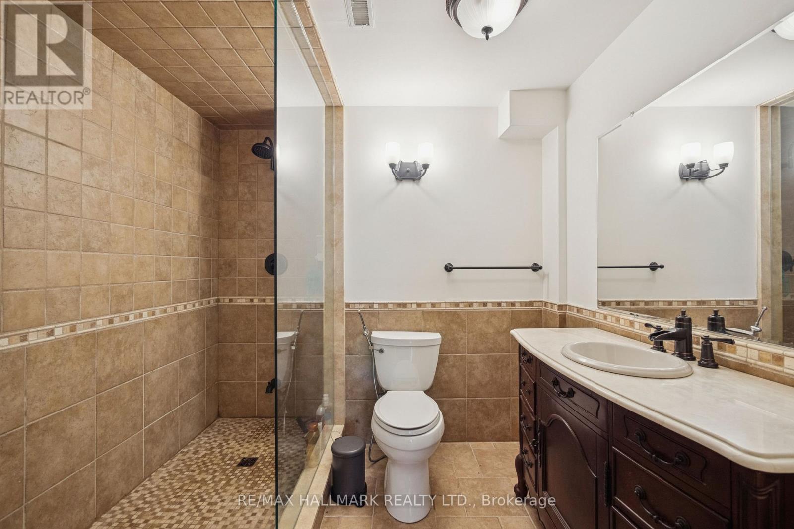 6 Guinevere Court, Richmond Hill, Ontario  L4C 0P7 - Photo 48 - N12802930