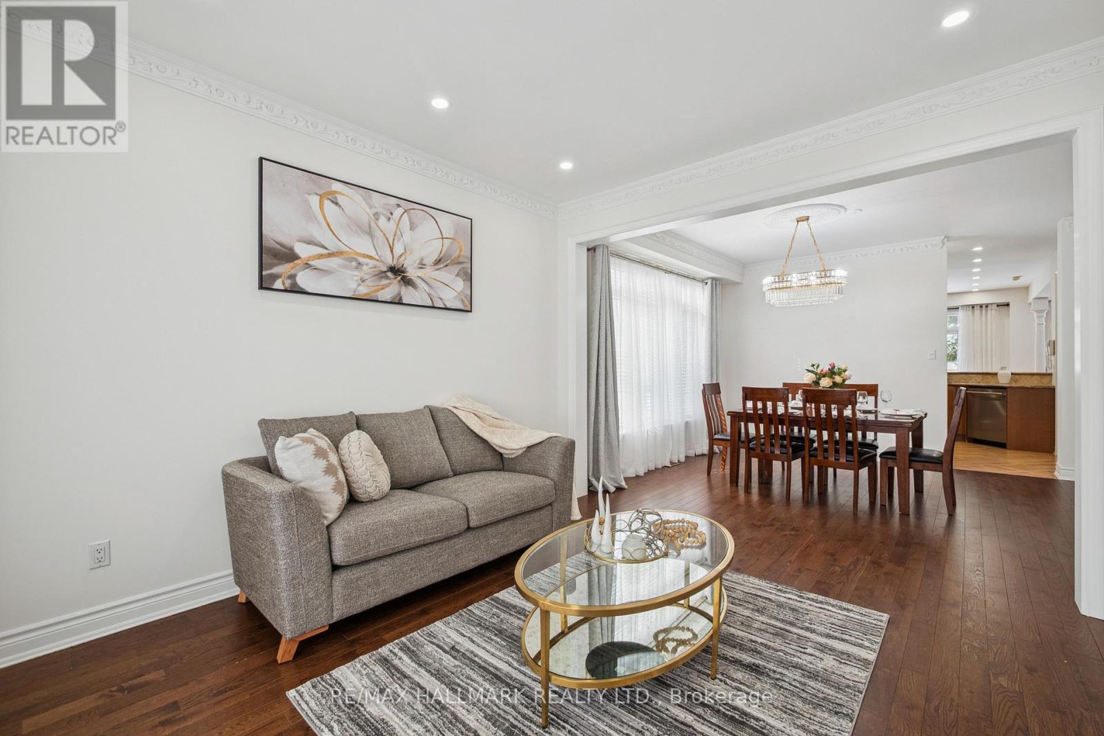 6 Guinevere Court, Richmond Hill, Ontario  L4C 0P7 - Photo 8 - N12802930