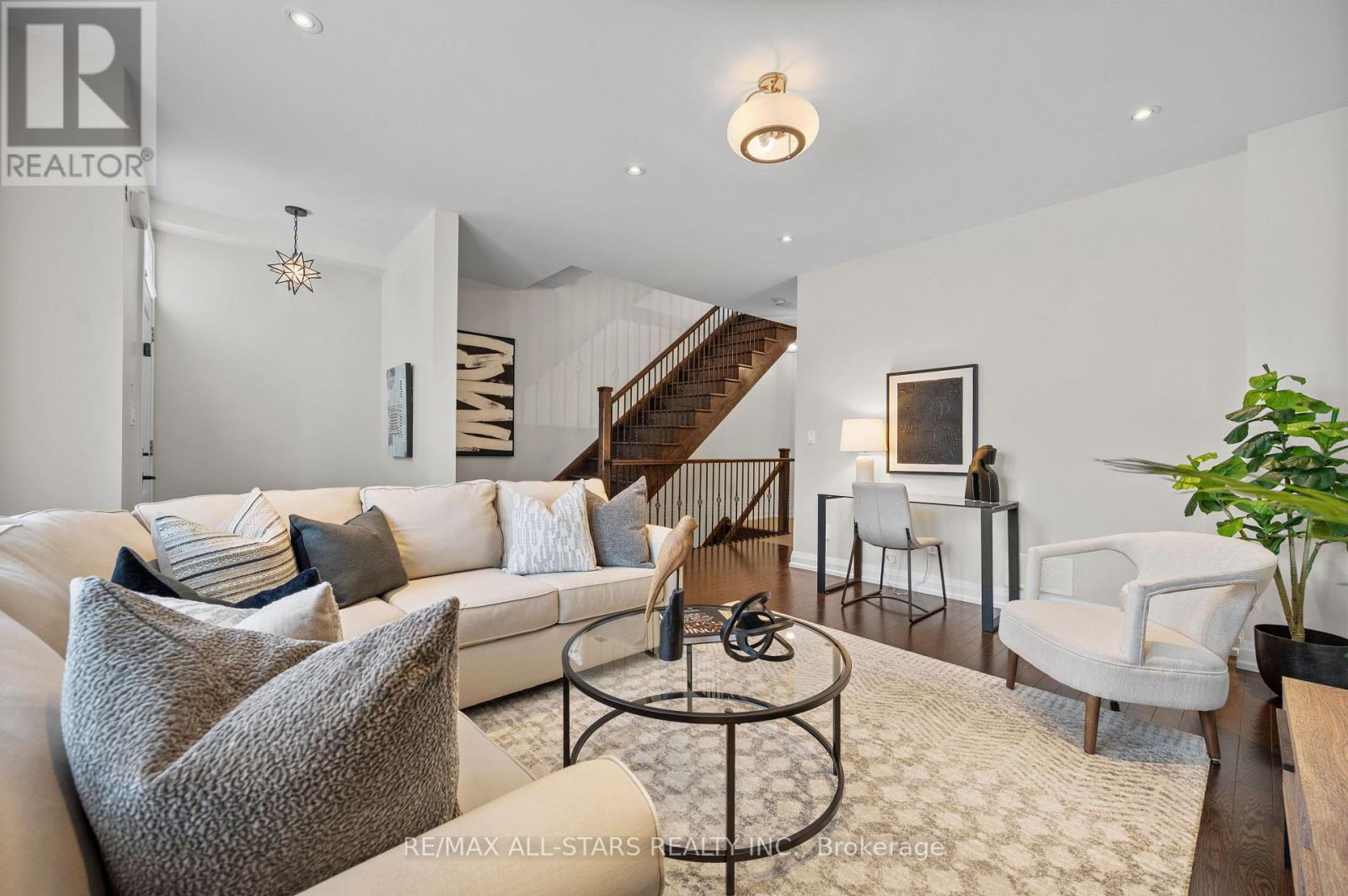 85 Village Parkway, Markham, Ontario  L3R 4Z7 - Photo 7 - N12802936