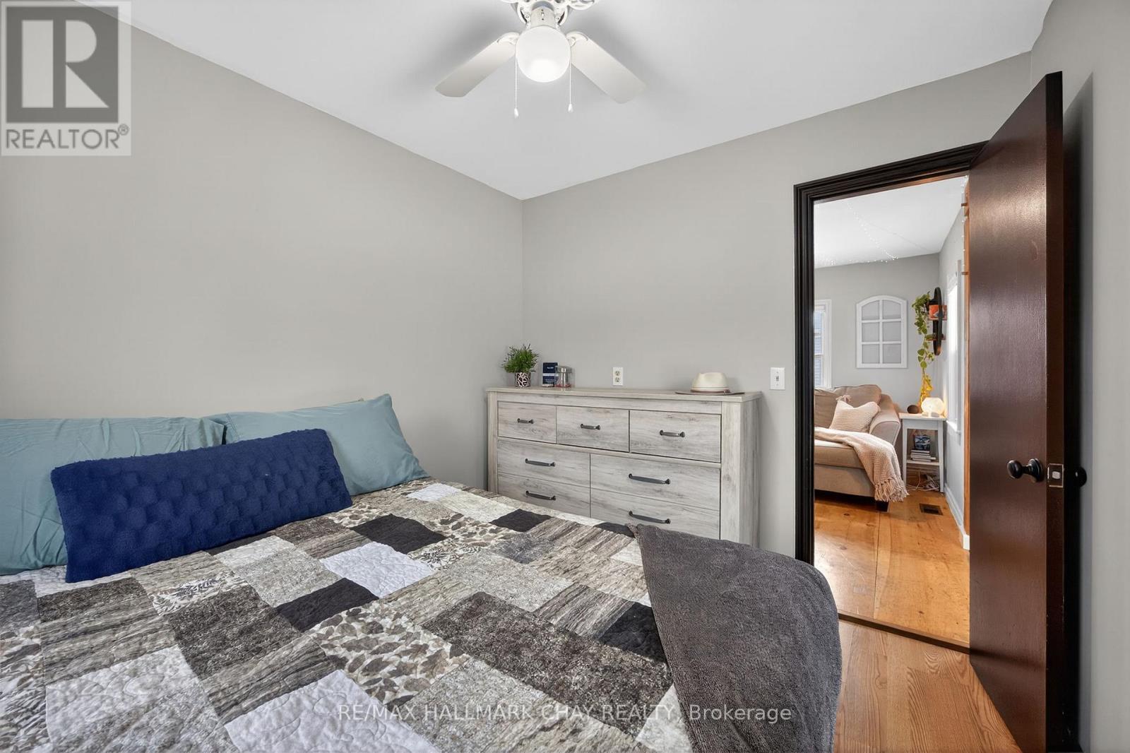 323 Bell Street, Tay, Ontario  L0K 1R0 - Photo 14 - S12802780