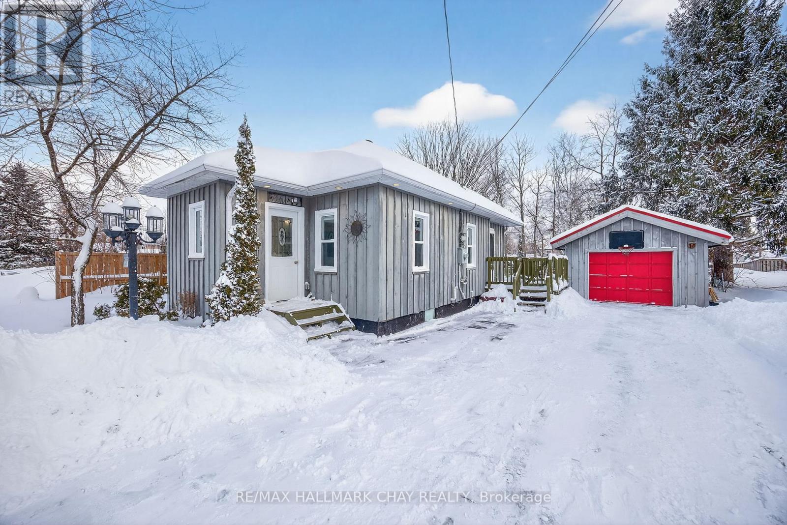 323 Bell Street, Tay, Ontario  L0K 1R0 - Photo 3 - S12802780