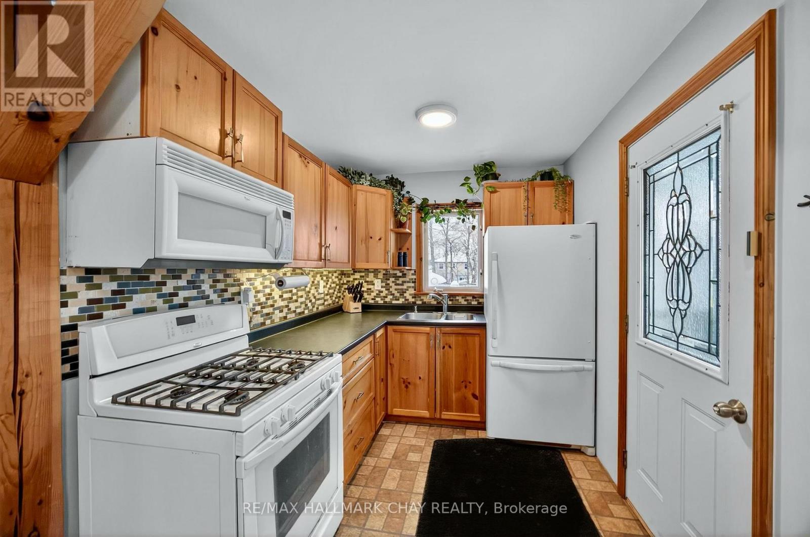 323 Bell Street, Tay, Ontario  L0K 1R0 - Photo 5 - S12802780