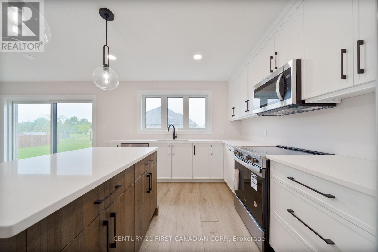 3 Sheldabren Street, North Middlesex, Ontario  N0M 1A0 - Photo 10 - X12713786