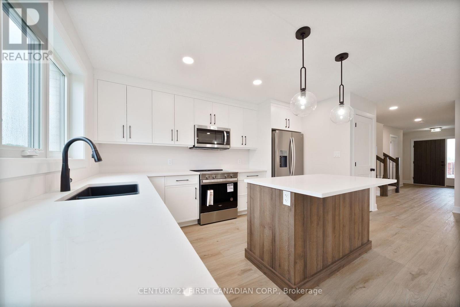 3 Sheldabren Street, North Middlesex, Ontario  N0M 1A0 - Photo 9 - X12713786