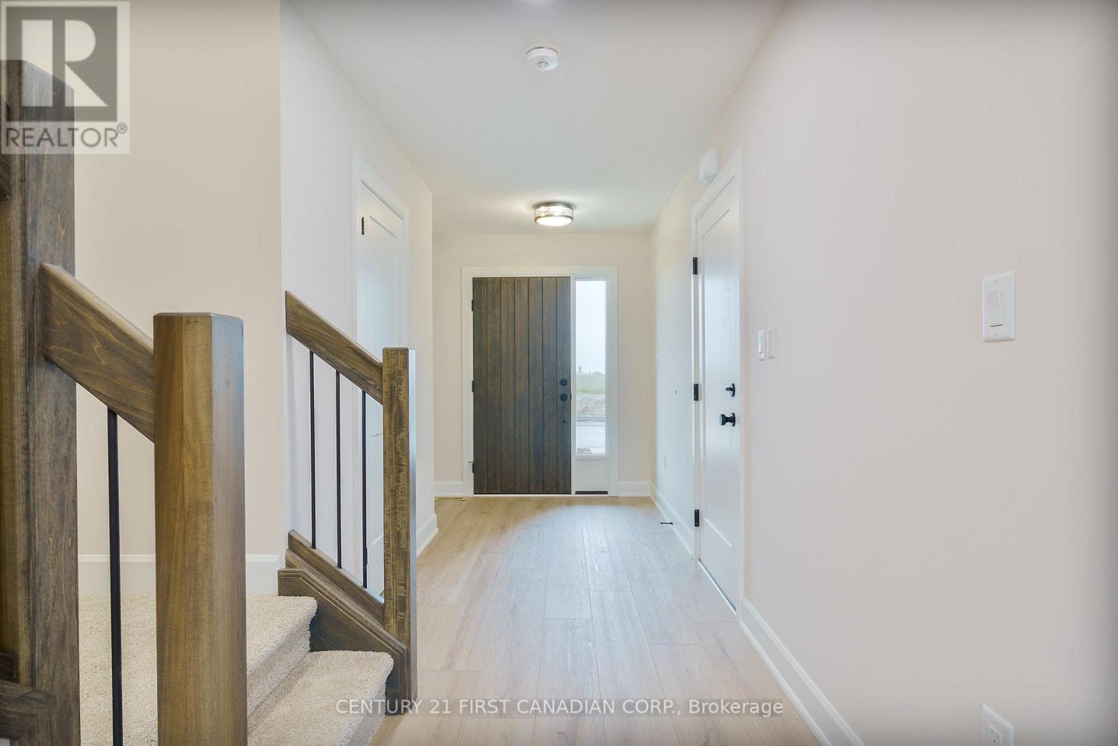 3 Sheldabren Street, North Middlesex, Ontario  N0M 1A0 - Photo 3 - X12713786