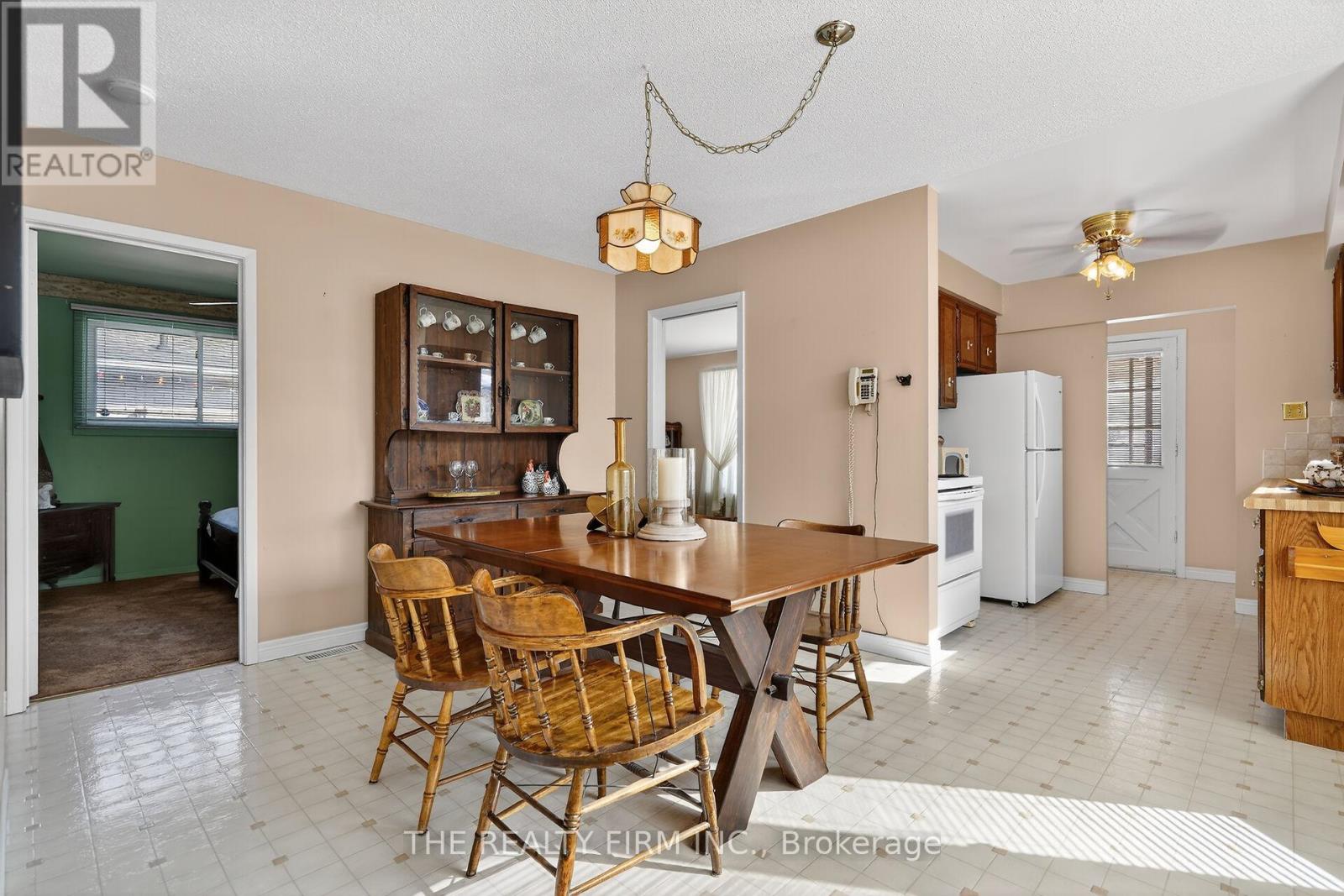 Photo 9 of 36 for 20 Harding Crescent