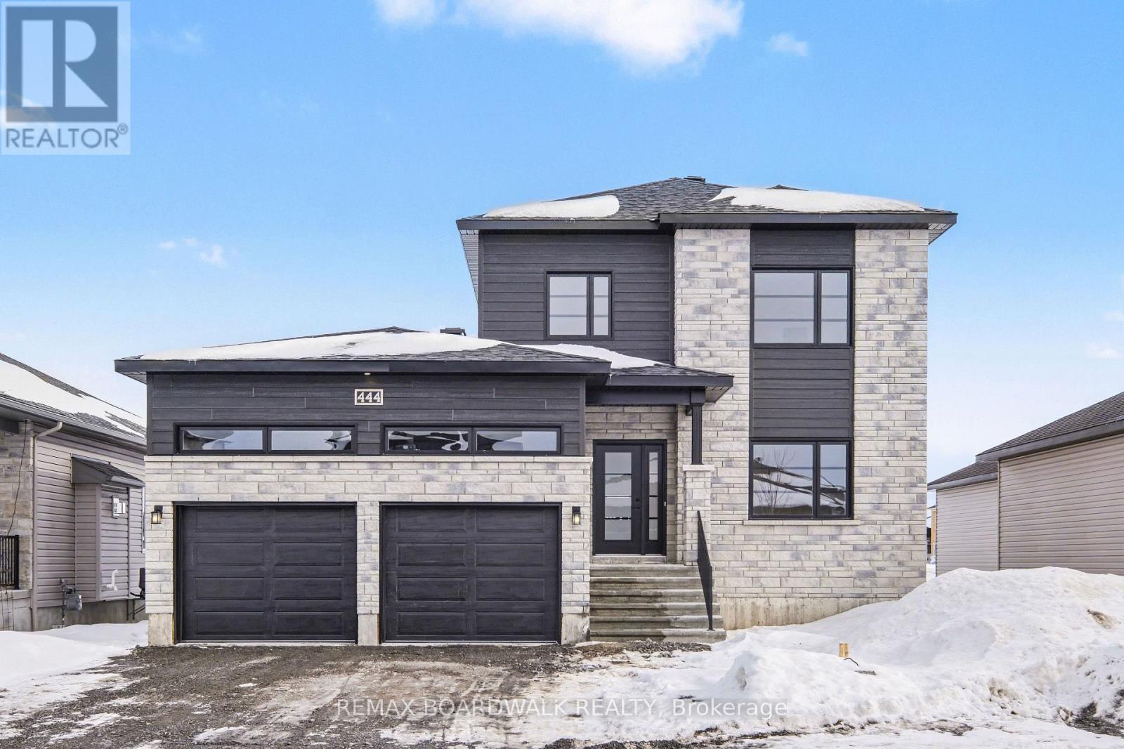 444 AURORA STREET, Russell, Ontario