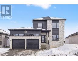<div class="price">$923,900</div> 444 Aurora Street, Russell<br><div style="margin-bottom:8px;"><small>RE/MAX Boardwalk Realty</small></div><div class='bed_bath'>4 Bed | 3 Bath</div>
