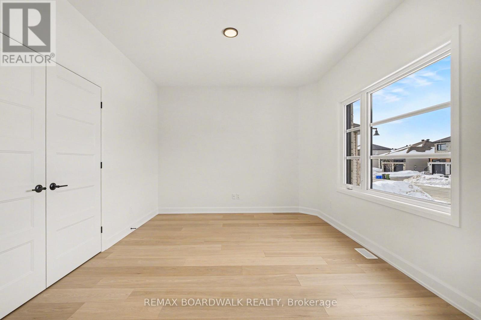 444 Aurora Street, Russell, Ontario  K4R 0L3 - Photo 12 - X12748180