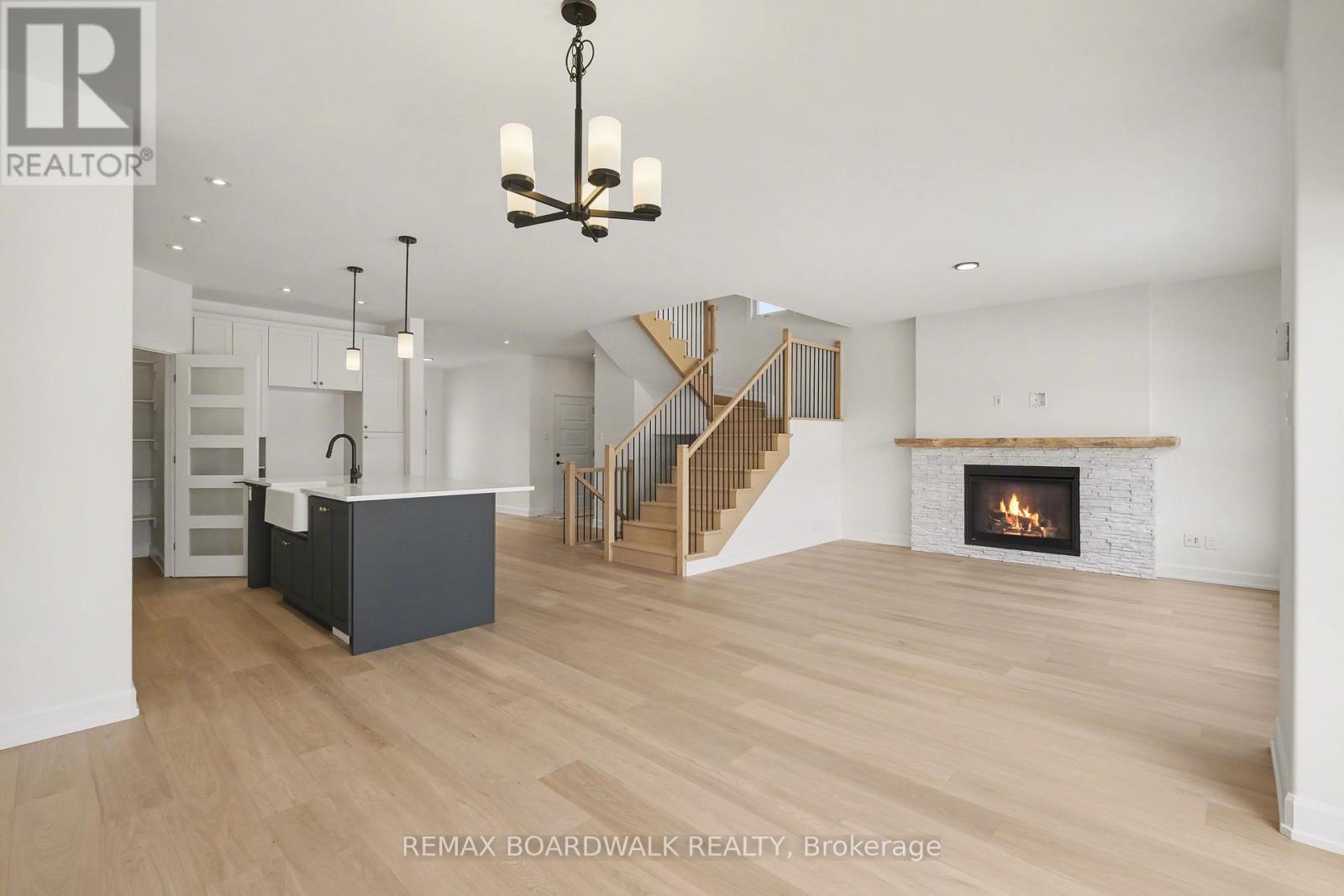 444 Aurora Street, Russell, Ontario  K4R 0L3 - Photo 4 - X12748180