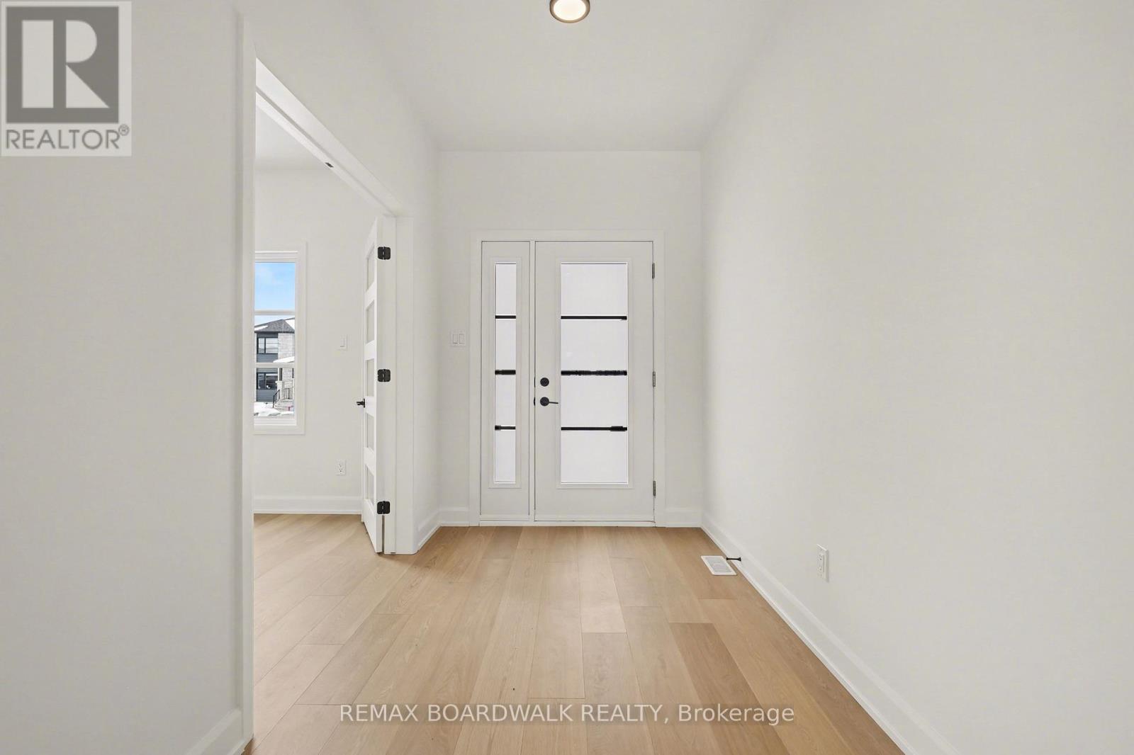 444 Aurora Street, Russell, Ontario  K4R 0L3 - Photo 2 - X12748180