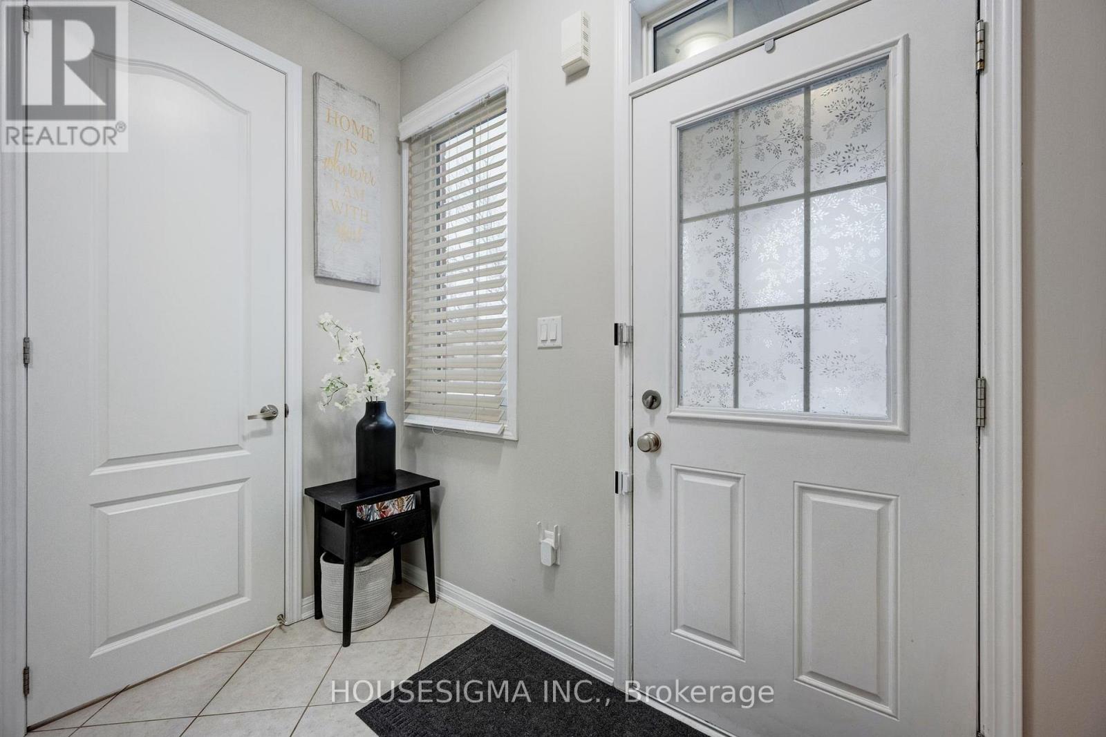 19 Seafair Crescent, Brampton, Ontario  L6Y 5W2 - Photo 3 - W12802816