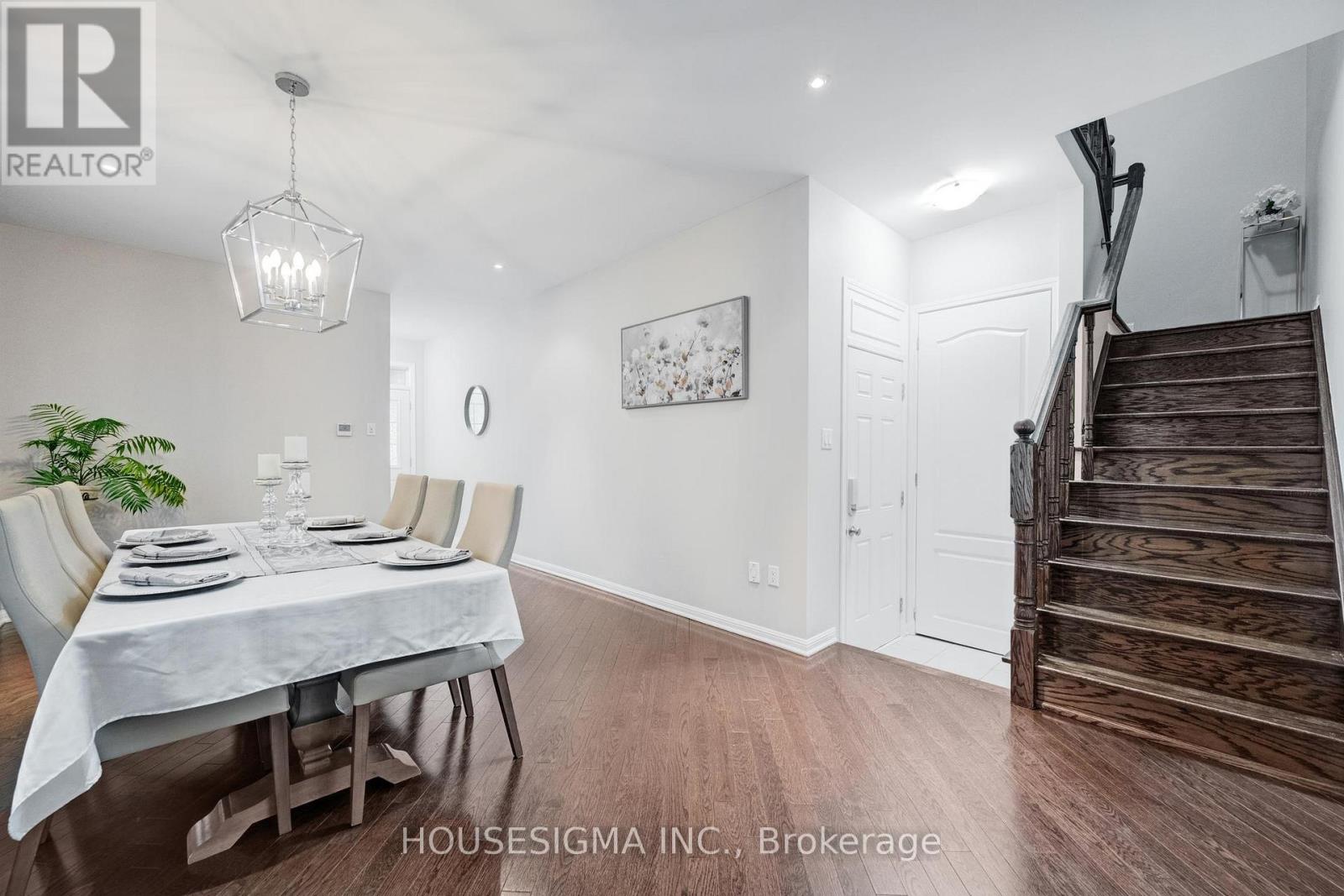 19 Seafair Crescent, Brampton, Ontario  L6Y 5W2 - Photo 7 - W12802816