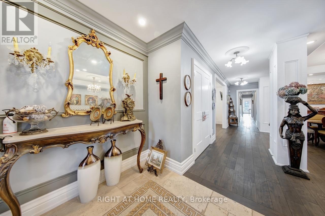 397 Maple Leaf Drive, Toronto, Ontario  M6L 1P4 - Photo 4 - W12802854