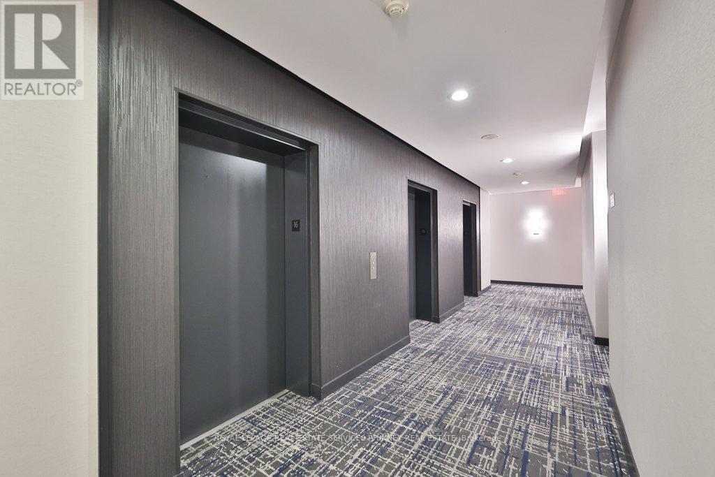 1606 - 1 Hurontario Street, Mississauga (Port Credit), Ontario  L5G 0A3 - Photo 5 - W12802856