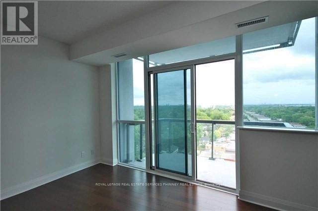 1404 - 1 Hurontario Street, Mississauga (Port Credit), Ontario  L5G 0A2 - Photo 5 - W12802870