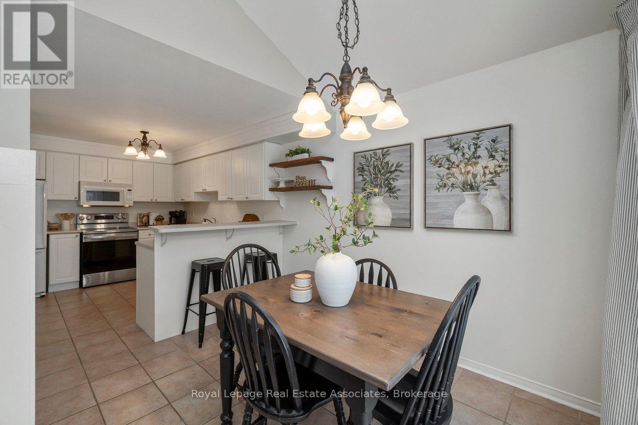 42 Harriet Street, Halton Hills, Ontario  L7G 5W7 - Photo 14 - W12802902