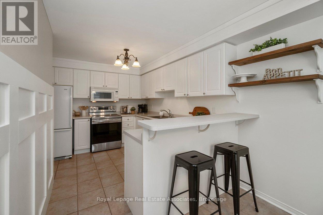 42 Harriet Street, Halton Hills, Ontario  L7G 5W7 - Photo 17 - W12802902