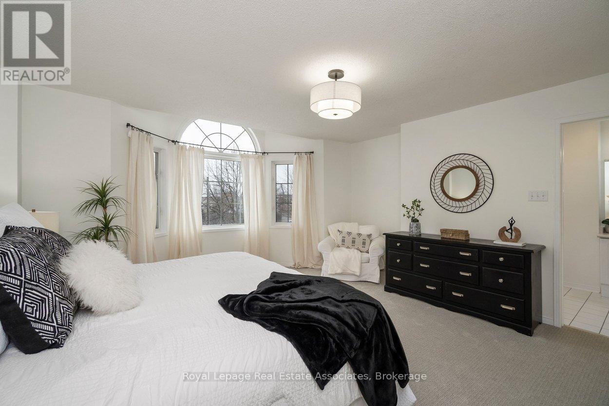 42 Harriet Street, Halton Hills, Ontario  L7G 5W7 - Photo 22 - W12802902